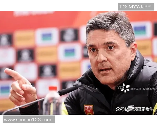 本菲卡惊天逆转巴萨4-3绝杀瞬间引发争议判罚全场沸腾