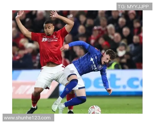 英超激战尤文图斯与拜仁0比0平点球大战引发全场热潮战术解析